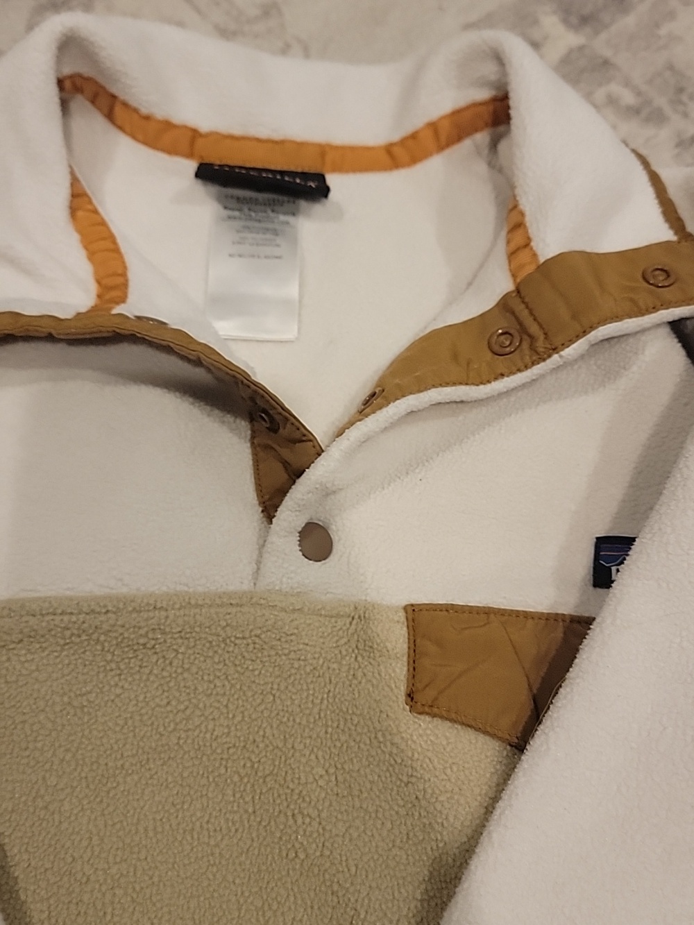Patagonia Women's White and Tan Snap-T Fleece Pullover~Size XS - Picture 6 of 9
